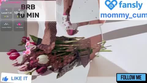 Snapshot of mommy_cum chatting on December 4, 2024, 5:27 am Mommy online show from December 4, 2024, 5:27 am