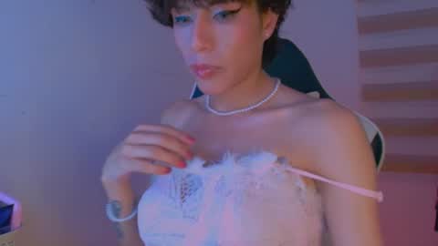 mommyandmartinvelvelt online show from June 14, 2026, 4:36 am