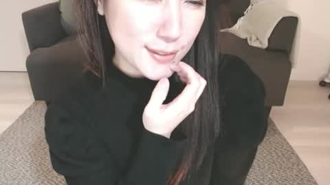 Momo online show from March 10, 2025, 5:43 am