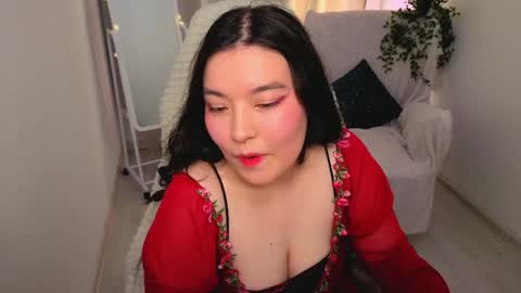 Momo online show from May 5, 2026, 10:29 pm