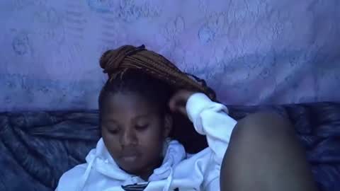 momsdoll online show from January 11, 2026, 6:29 am