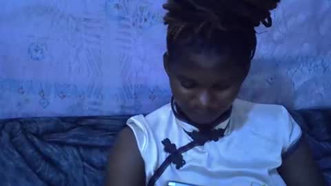 momsdoll online show from January 14, 2026, 6:30 am