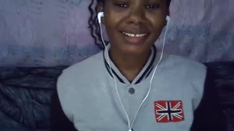 momsdoll online show from February 25, 2026, 5:39 am