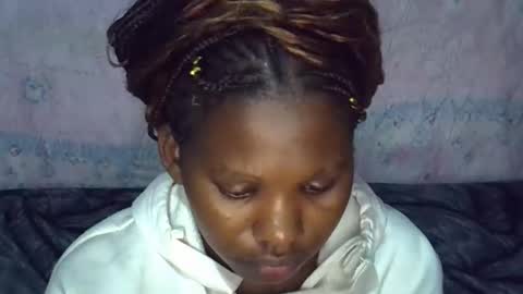 momsdoll online show from April 5, 2026, 5:32 pm