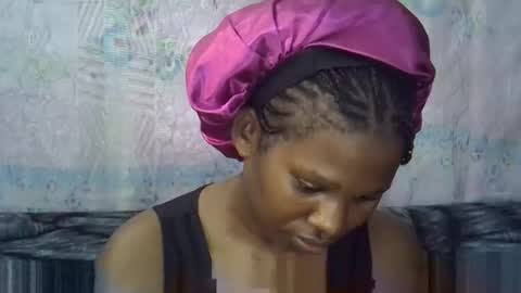 momsdoll online show from April 13, 2026, 7:14 am