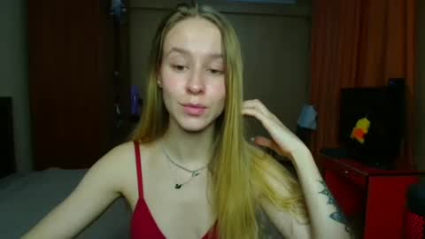 Mona online show from October 11, 2025, 6:06 pm