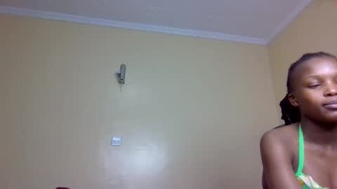 Snapshot of mona_luv1 chatting on October 19, 2025, 8:15 am Mona online show from October 19, 2025, 8:15 am