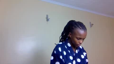 Snapshot of mona_luv1 chatting on October 25, 2025, 7:49 am Mona online show from October 25, 2025, 7:49 am