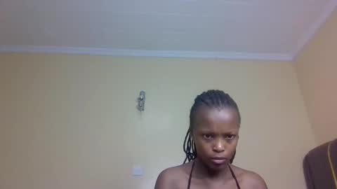 Snapshot of mona_luv1 chatting on October 28, 2025, 1:31 am Mona online show from October 28, 2025, 1:31 am