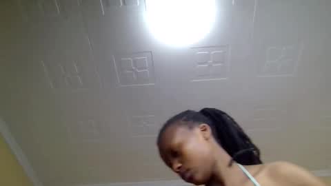 Snapshot of mona_luv1 chatting on November 1, 2025, 12:45 am Mona online show from November 1, 2025, 12:45 am