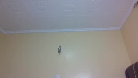 Snapshot of mona_luv1 chatting on November 4, 2025, 12:21 am Mona online show from November 4, 2025, 12:21 am