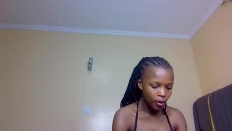 Snapshot of mona_luv1 chatting on November 11, 2025, 2:33 am Mona online show from November 11, 2025, 2:33 am