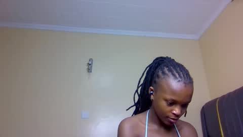 Snapshot of mona_luv1 chatting on November 12, 2025, 1:39 am Mona online show from November 12, 2025, 1:39 am