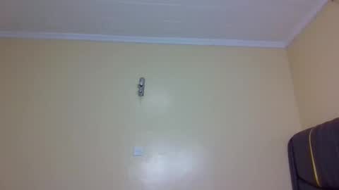 Snapshot of mona_luv1 chatting on November 14, 2025, 12:53 am Mona online show from November 14, 2025, 12:53 am