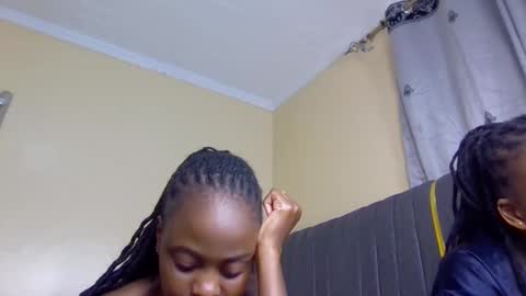 Snapshot of mona_luv1 chatting on November 16, 2025, 1:06 pm Mona online show from November 16, 2025, 1:06 pm