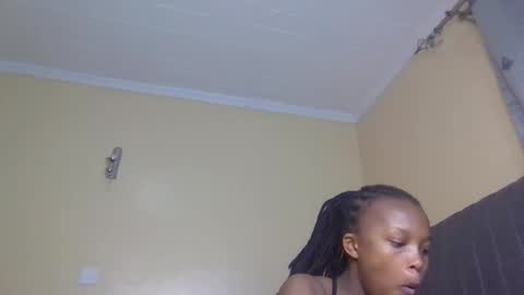 Snapshot of mona_luv1 chatting on November 19, 2025, 1:27 am Mona online show from November 19, 2025, 1:27 am