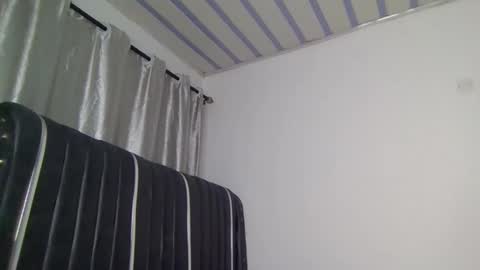 Snapshot of mona_luv1 chatting on December 1, 2025, 1:10 am Mona online show from December 1, 2025, 1:10 am