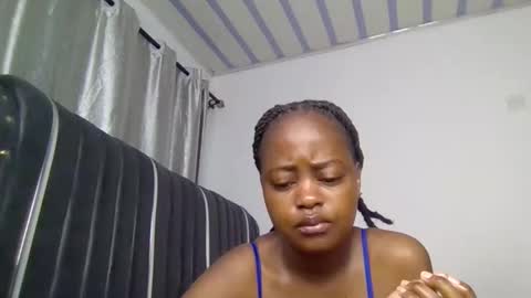 Snapshot of mona_luv1 chatting on December 3, 2025, 2:08 am Mona online show from December 3, 2025, 2:08 am