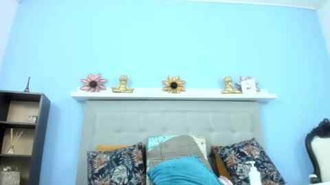 Snapshot of monalinda220 chatting on October 31, 2025, 2:51 pm paola online show from October 31, 2025, 2:51 pm