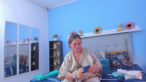 paola online show from December 13, 2025, 7:53 pm