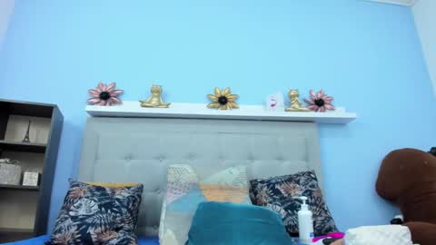 paola online show from February 9, 2026, 2:10 pm