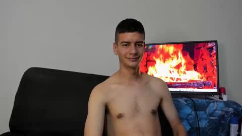 Snapshot of monarquia_ chatting on December 5, 2024, 4:09 am nicolas online show from December 5, 2024, 4:09 am