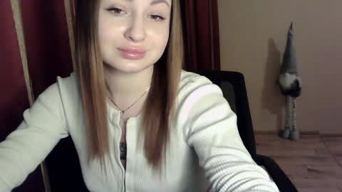 monica_211 online show from February 9, 2025, 12:39 am