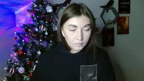 Snapshot of monica_sweets chatting on November 21, 2025, 10:03 am sweet girl and shine body online show from November 21, 2025, 10:03 am