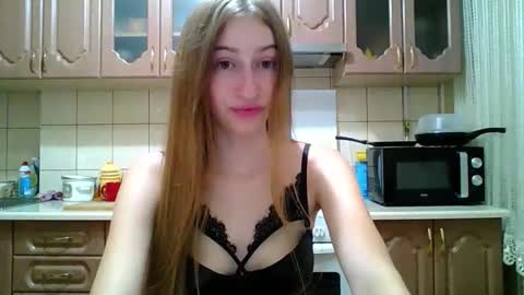 Monica online show from September 28, 2025, 8:47 pm