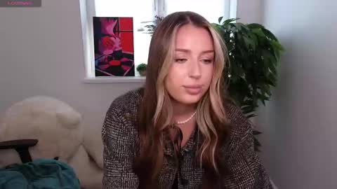 Monica online show from September 21, 2025, 1:13 pm