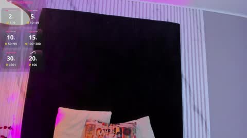 MONIK FOX online show from September 23, 2025, 8:45 pm