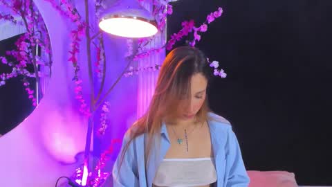 MONIK FOX online show from November 29, 2025, 8:01 pm