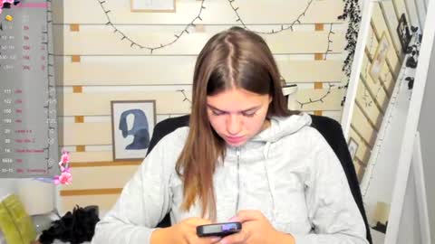 Monika online show from November 28, 2025, 12:19 pm