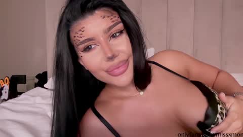 Alessia online show from October 31, 2025, 5:47 pm