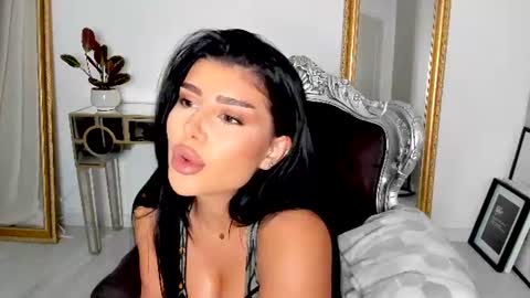 Alessia online show from July 19, 2026, 2:32 pm