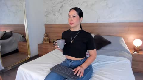 Monique  online show from December 7, 2024, 3:52 pm