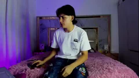 monky_0002 online show from March 26, 2026, 3:23 am