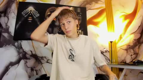 mono_blonde online show from June 6, 2026, 11:48 am