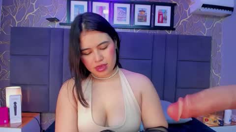   online show from December 14, 2025, 4:18 am