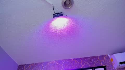   online show from December 16, 2025, 4:06 am