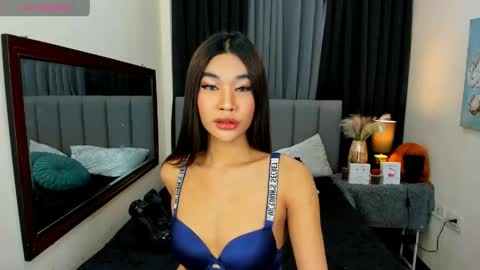 Snapshot of monstercock_catarina chatting on May 5, 2026, 7:49 am monstercock_catarina online show from May 5, 2026, 7:49 am
