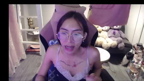 Snapshot of monstercockselfsuck chatting on June 4, 2026, 9:04 am ELYSE A SIMPLE GIRL online show from June 4, 2026, 9:04 am