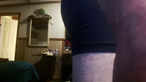 Snapshot of montana6897 chatting on December 17, 2024, 7:29 am Kingalby817 online show from December 17, 2024, 7:29 am