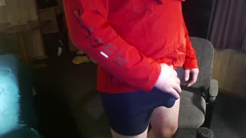 Snapshot of montana6897 chatting on December 29, 2024, 8:11 am Kingalby817 online show from December 29, 2024, 8:11 am