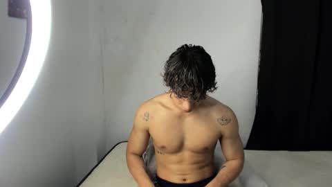 montes_juan online show from September 11, 2025, 6:52 pm