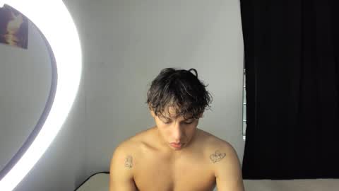 montes_juan online show from September 12, 2025, 7:03 pm