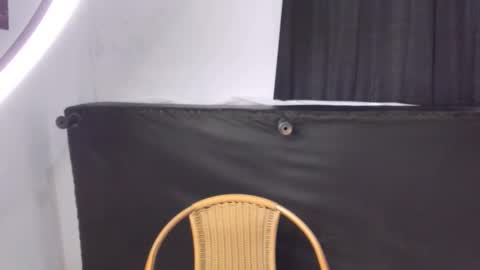 montes_juan online show from September 28, 2025, 5:51 pm