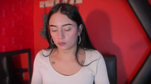 Monttserratt online show from April 6, 2026, 7:04 pm