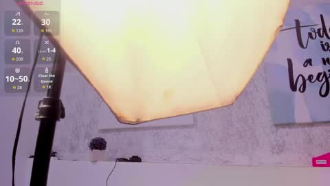 monwuw online show from May 17, 2026, 2:46 pm