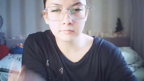 moodiemira online show from February 9, 2026, 1:04 pm